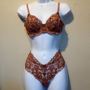 Adore Me Matching Panty & Bra Set